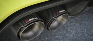 BMW M4 Neon Akrapovic