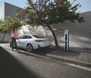BMW i4