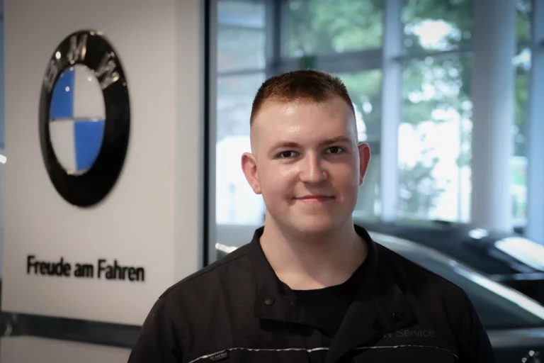 Felix Automobile GmbH Bottrop - Dustin Menzel - BMW Mechatroniker