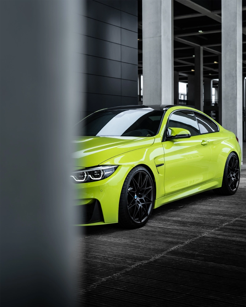 BMW M4 Neon seitlich @dschmdt BMW Felix Bottrop